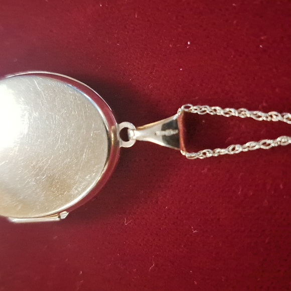 Vintage 9kt Gold Precious Moments Locket - Picture 4 of 8